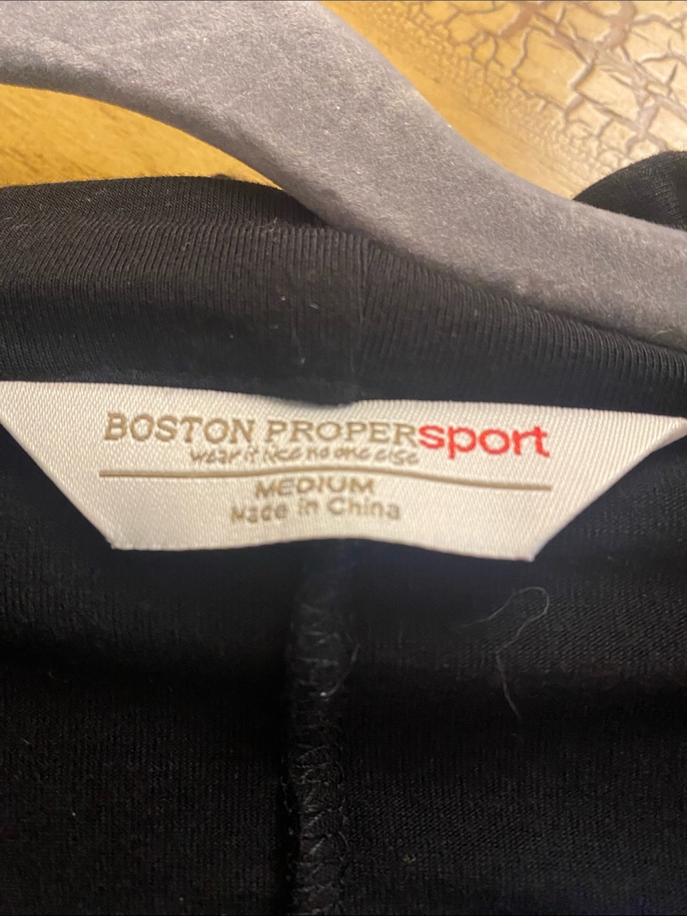 Boston Proper Black Hooded Zip-Front Tracksuit cropped pants - Picture 4 of 4